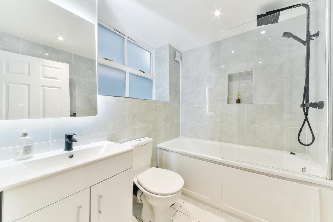 Amazing 2 Bed Apartment Clapham North London Exterior photo